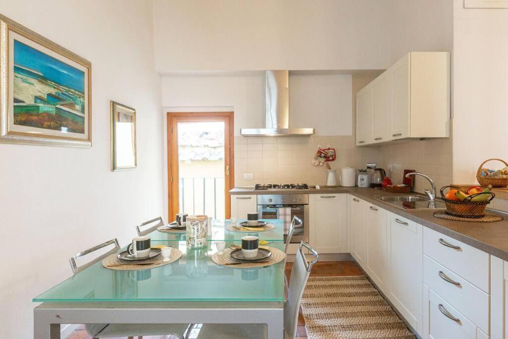 Dreaming Apartment In An Ancient Tower Флоренция Екстериор снимка